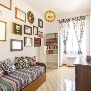 https://casa-rossi-trastevere-rome.it-romehotels.com